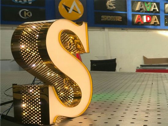 ALUMINIO FLEXIBLE DORADO CON AGUJEROS